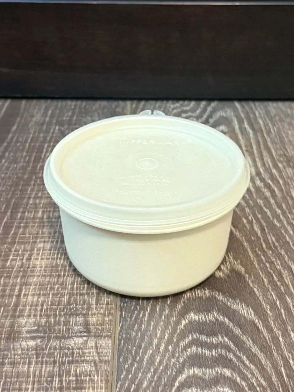 Tupperware Divided Snack and Dip Tray with Bowl